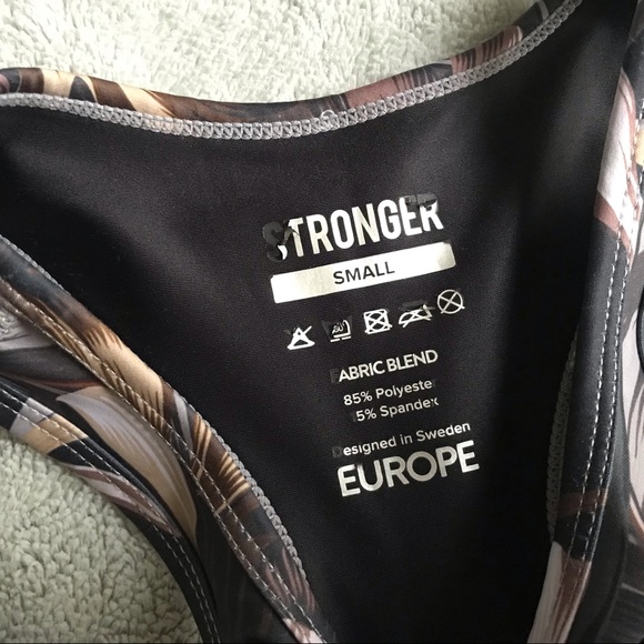 Stronger The Label Freedom Floral Hawaiian Crop - Picture 2 of 11